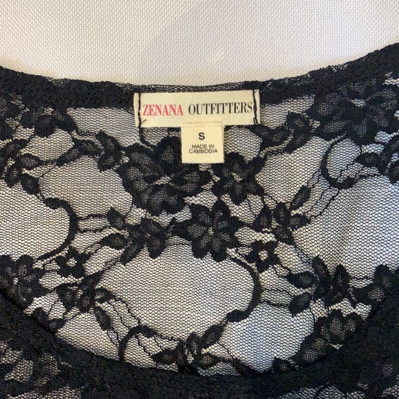 Lace sheer fitted top - Picture 2 of 2